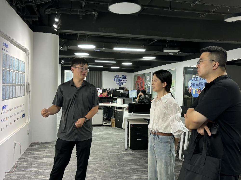 阜陽市傳媒廣告有限公司一行蒞臨我司交流 共探合作新契機(jī)